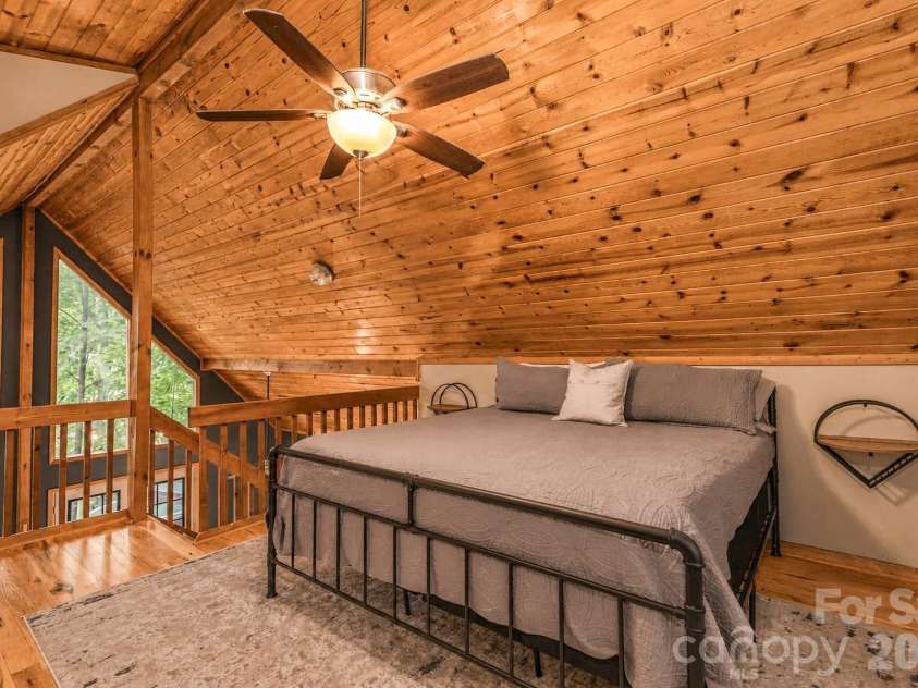 112 Eagle Nest Road, Bryson City, NC 28713.  MLS# CAR4398140, YatesRealty ID 34945. 