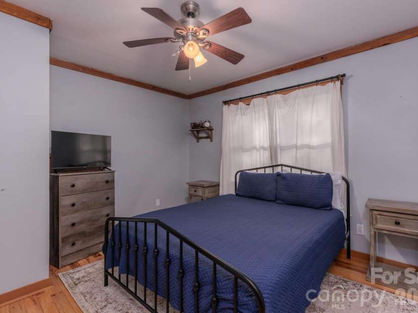 112 Eagle Nest Road, Bryson City, NC 28713.  MLS# CAR4398140, YatesRealty ID 34945. 