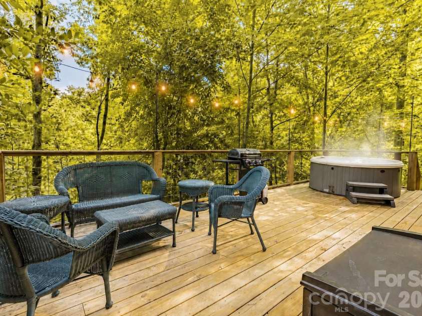112 Eagle Nest Road, Bryson City, NC 28713.  MLS# CAR4398140, YatesRealty ID 34945. 