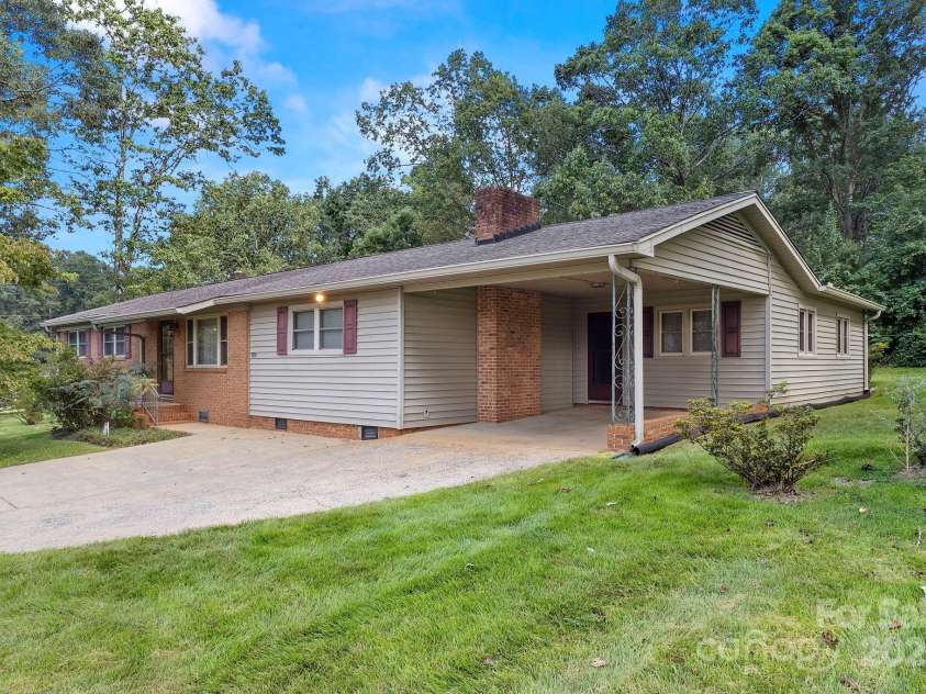 3110 Zion Church Road, Shelby, NC 28150.  MLS# CAR4291685, YatesRealty ID 34945. Welcome to 3110 W Zion Church Road!