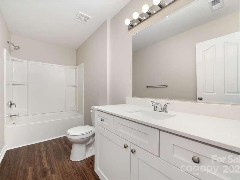 4437 Esmeralda Drive, Charlotte, NC 28269.  MLS# CAR4282321, YatesRealty ID 34947. 