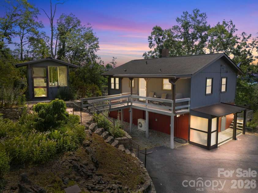 854 Ox Creek Crest Lane, Weaverville, NC 28787.  MLS# CAR4394336, YatesRealty ID 34947. 