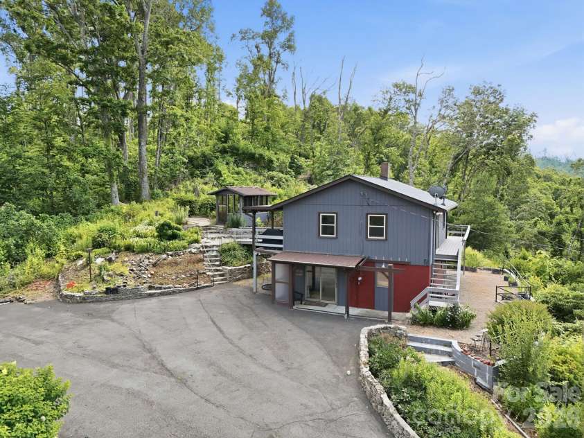 854 Ox Creek Crest Lane, Weaverville, NC 28787.  MLS# CAR4394336, YatesRealty ID 34947. 