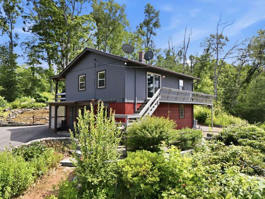 854 Ox Creek Crest Lane, Weaverville, NC 28787.  MLS# CAR4394336, YatesRealty ID 34947. 