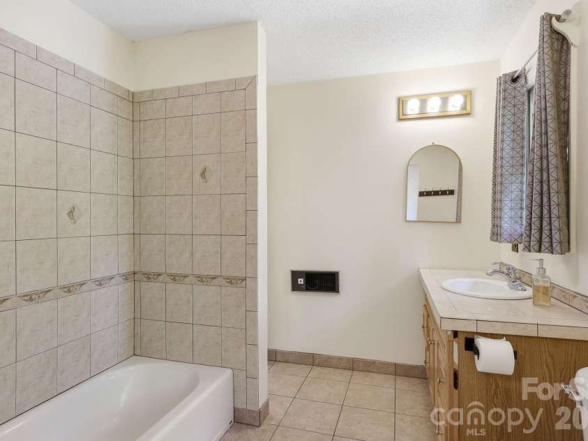 854 Ox Creek Crest Lane, Weaverville, NC 28787.  MLS# CAR4394336, YatesRealty ID 34947. 