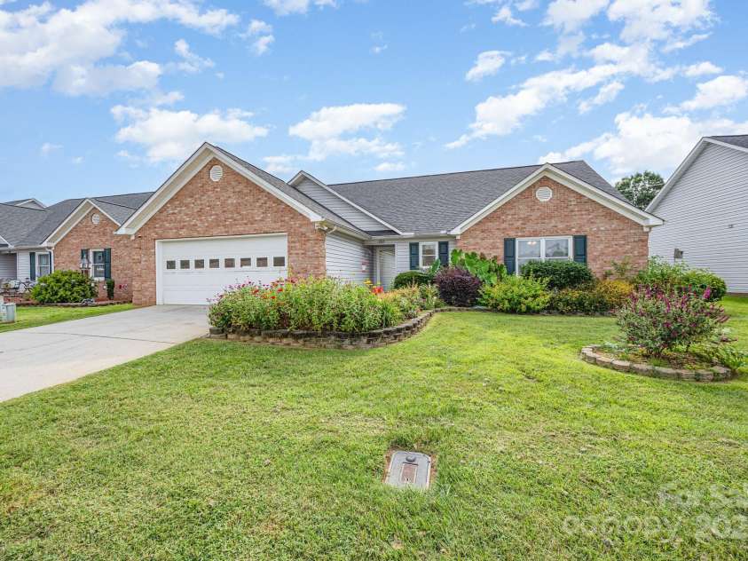 202 Hidden Creek Circle, Salisbury, NC 28147.  MLS# CAR4291340, YatesRealty ID 34948. 