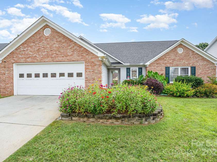 202 Hidden Creek Circle, Salisbury, NC 28147.  MLS# CAR4291340, YatesRealty ID 34948. 