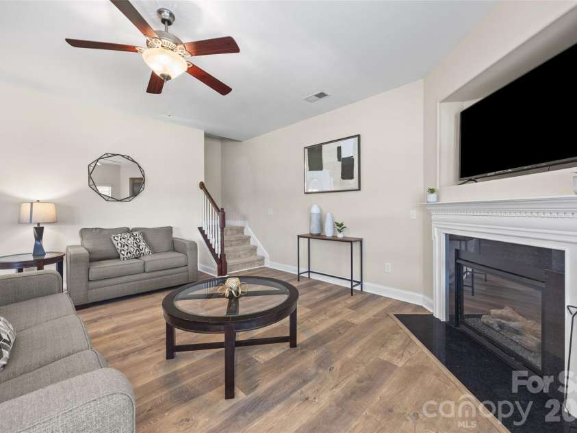 14712 Vaughan Drive, Charlotte, NC 28273.  MLS# CAR4390670, YatesRealty ID 34949. Living Room
