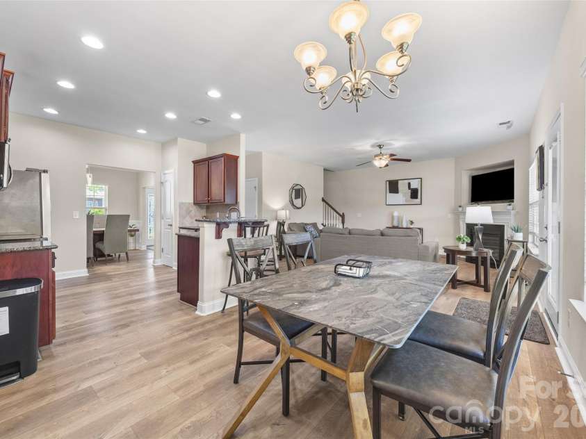 14712 Vaughan Drive, Charlotte, NC 28273.  MLS# CAR4390670, YatesRealty ID 34949. Open concept main floor