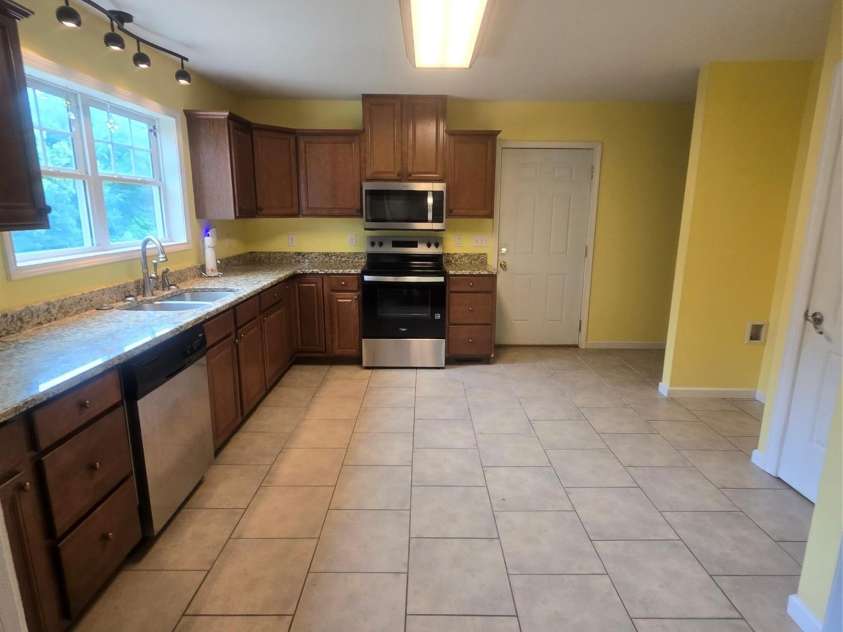 3972 NC Hwy 127 Highway, Hickory, NC 28602.  MLS# CAR4397581, YatesRealty ID 34951. 