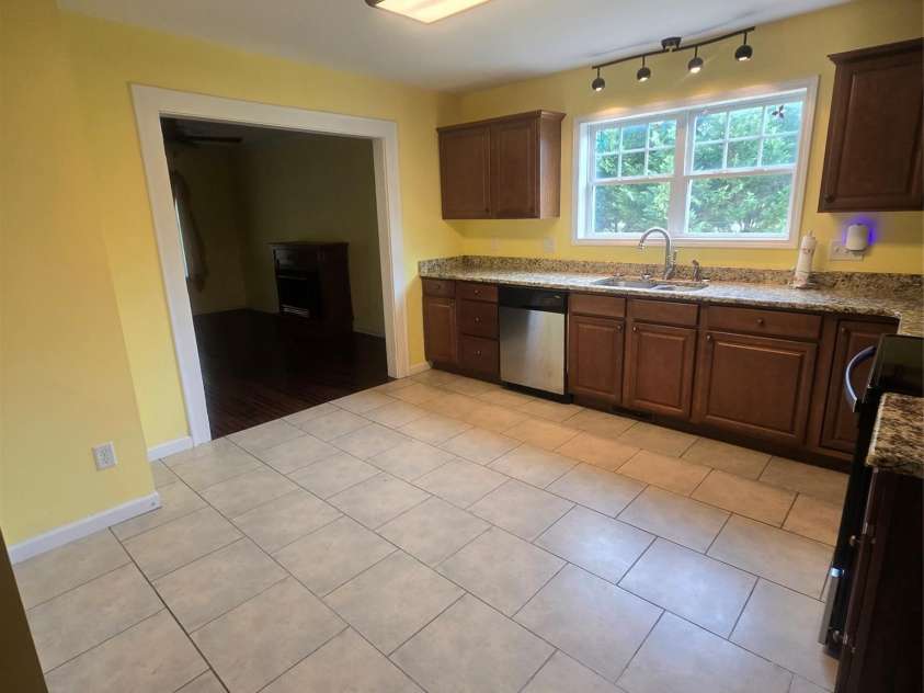 3972 NC Hwy 127 Highway, Hickory, NC 28602.  MLS# CAR4397581, YatesRealty ID 34951. 