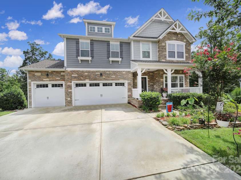 423 Crisfield Court, York, SC 29745.  MLS# CAR4290738, YatesRealty ID 34951. 
