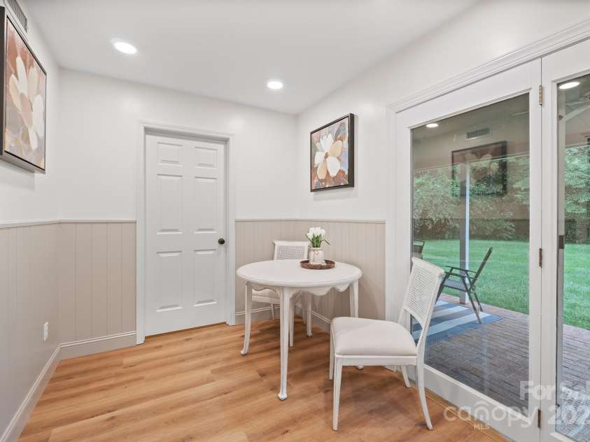 1017 21st Avenue, Hickory, NC 28601.  MLS# CAR4288585, YatesRealty ID 34952. 