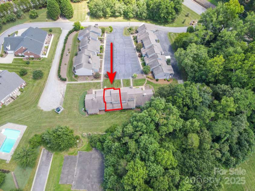 1017 21st Avenue, Hickory, NC 28601.  MLS# CAR4288585, YatesRealty ID 34952. 