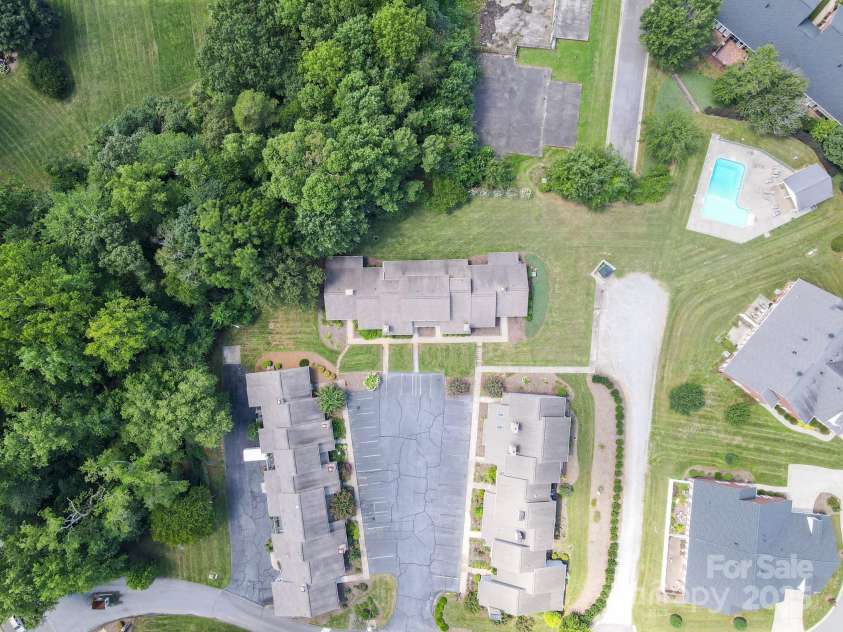 1017 21st Avenue, Hickory, NC 28601.  MLS# CAR4288585, YatesRealty ID 34952. 