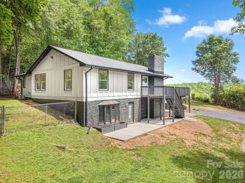 270 Blake Branch Road, Sylva, NC 28779.  MLS# CAR4391908, YatesRealty ID 34952. 