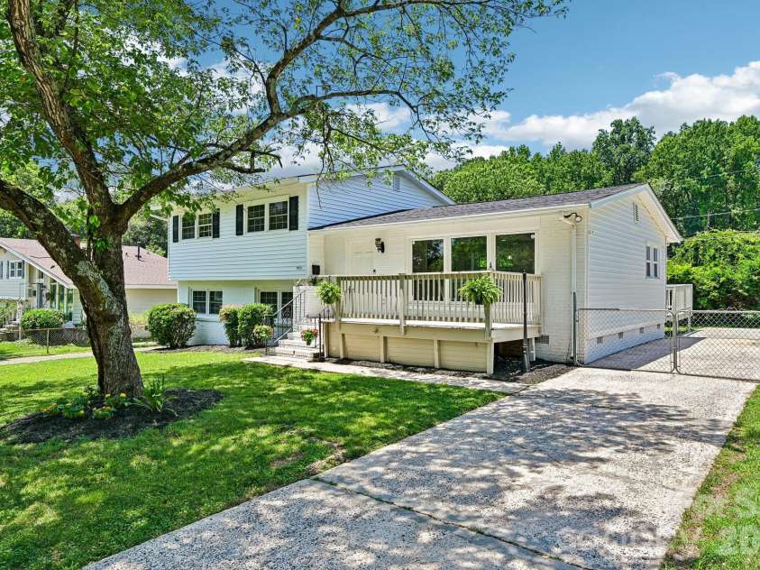 923 Yuma Street, Charlotte, NC 28213.  MLS# CAR4397839, YatesRealty ID 34953. 