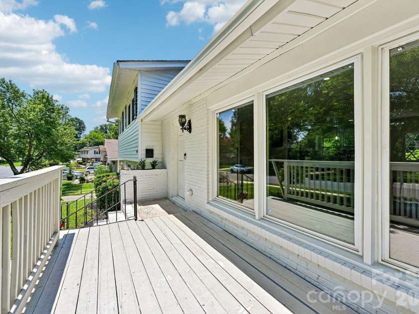 923 Yuma Street, Charlotte, NC 28213.  MLS# CAR4397839, YatesRealty ID 34953. 