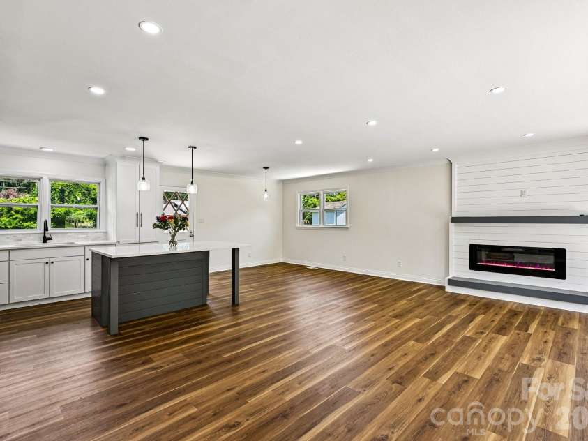 923 Yuma Street, Charlotte, NC 28213.  MLS# CAR4397839, YatesRealty ID 34953. 