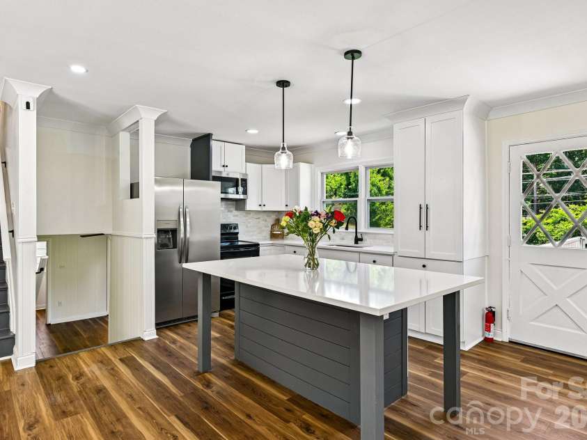 923 Yuma Street, Charlotte, NC 28213.  MLS# CAR4397839, YatesRealty ID 34953. 
