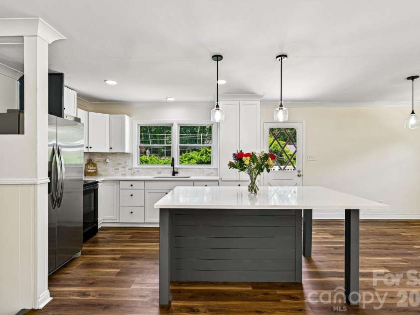 923 Yuma Street, Charlotte, NC 28213.  MLS# CAR4397839, YatesRealty ID 34953. 