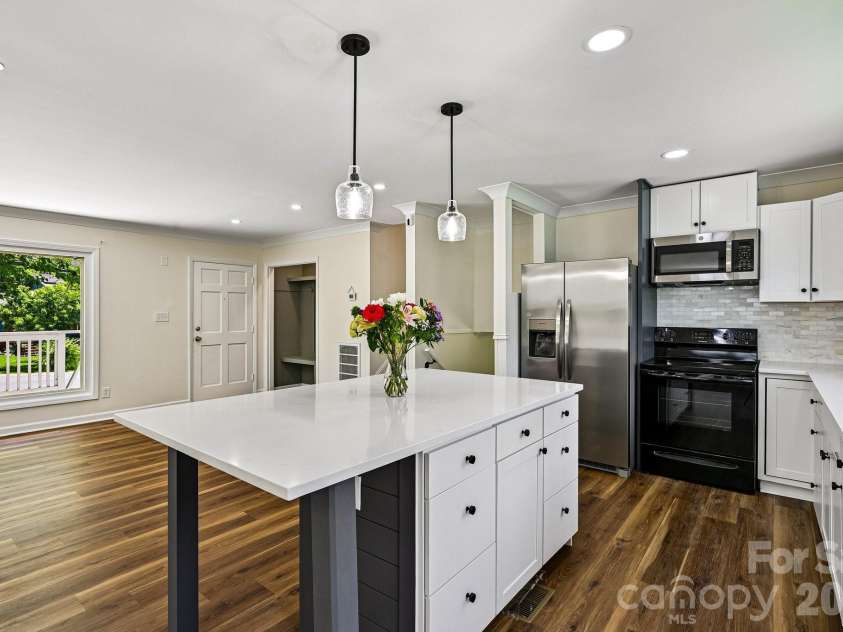 923 Yuma Street, Charlotte, NC 28213.  MLS# CAR4397839, YatesRealty ID 34953. 