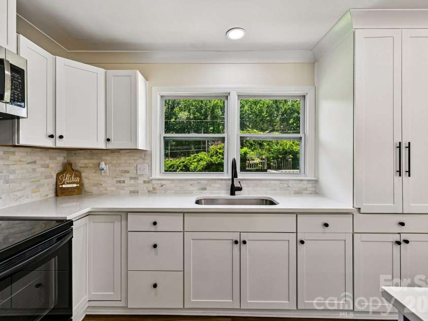 923 Yuma Street, Charlotte, NC 28213.  MLS# CAR4397839, YatesRealty ID 34953. 