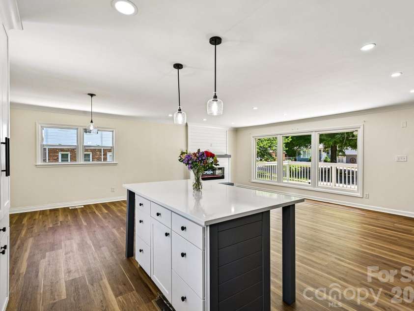 923 Yuma Street, Charlotte, NC 28213.  MLS# CAR4397839, YatesRealty ID 34953. 