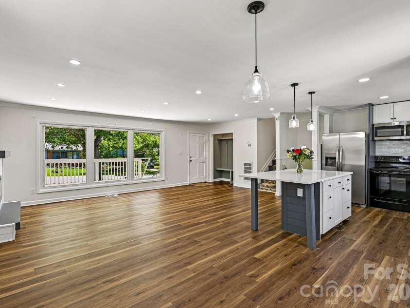 923 Yuma Street, Charlotte, NC 28213.  MLS# CAR4397839, YatesRealty ID 34953. 