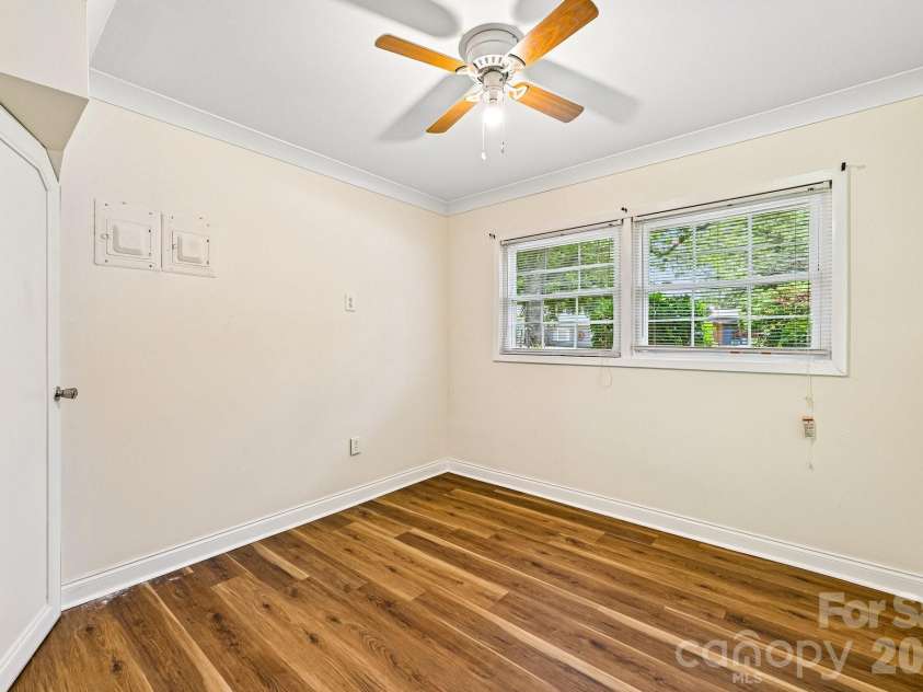 923 Yuma Street, Charlotte, NC 28213.  MLS# CAR4397839, YatesRealty ID 34953. 