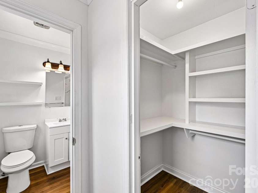 923 Yuma Street, Charlotte, NC 28213.  MLS# CAR4397839, YatesRealty ID 34953. 