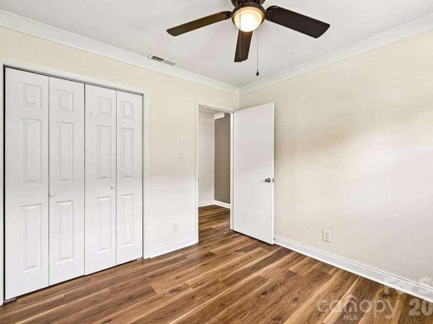 923 Yuma Street, Charlotte, NC 28213.  MLS# CAR4397839, YatesRealty ID 34953. 