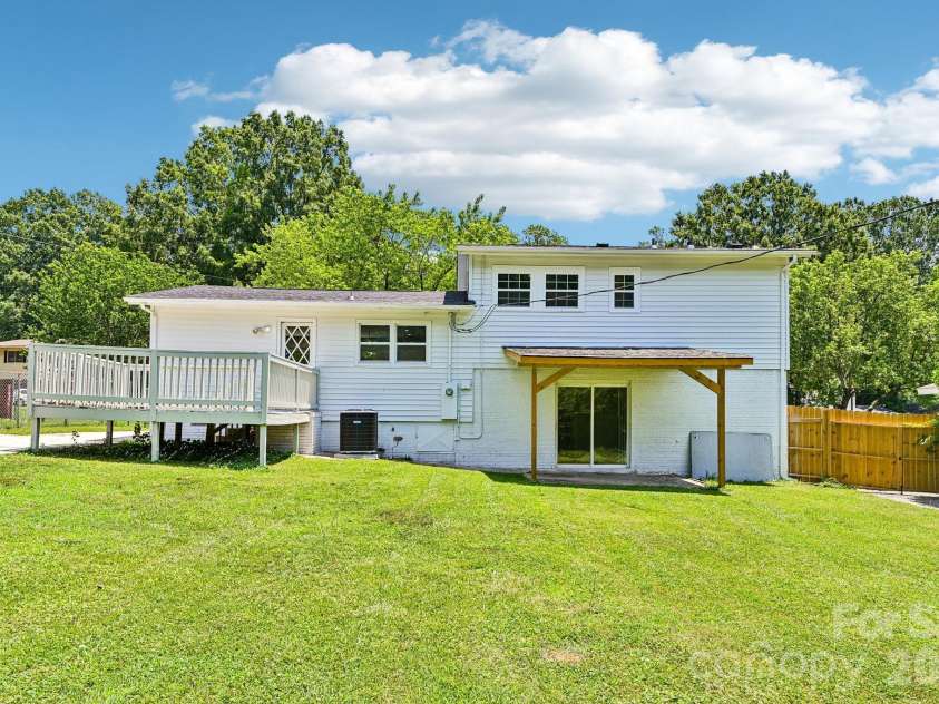 923 Yuma Street, Charlotte, NC 28213.  MLS# CAR4397839, YatesRealty ID 34953. 