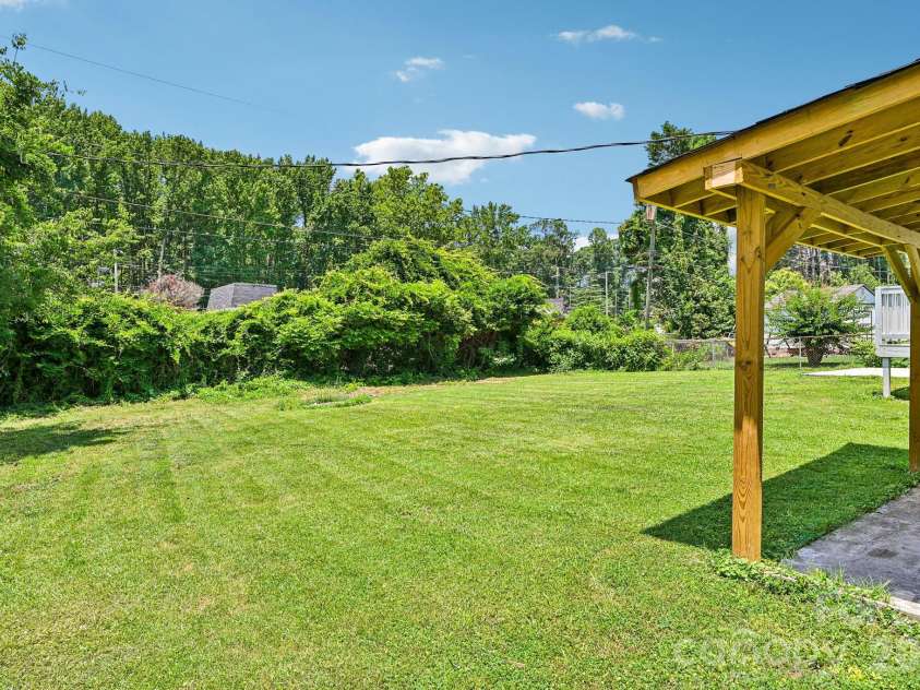 923 Yuma Street, Charlotte, NC 28213.  MLS# CAR4397839, YatesRealty ID 34953. 