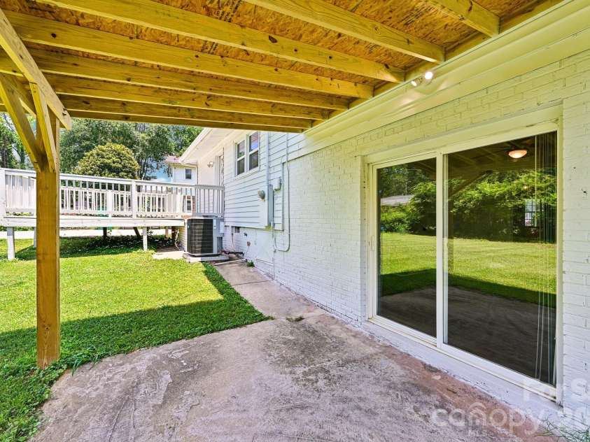 923 Yuma Street, Charlotte, NC 28213.  MLS# CAR4397839, YatesRealty ID 34953. 