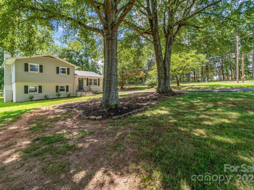 115 Northcrest Drive, Kannapolis, NC 28081.  MLS# CAR4296020, YatesRealty ID 34954. 