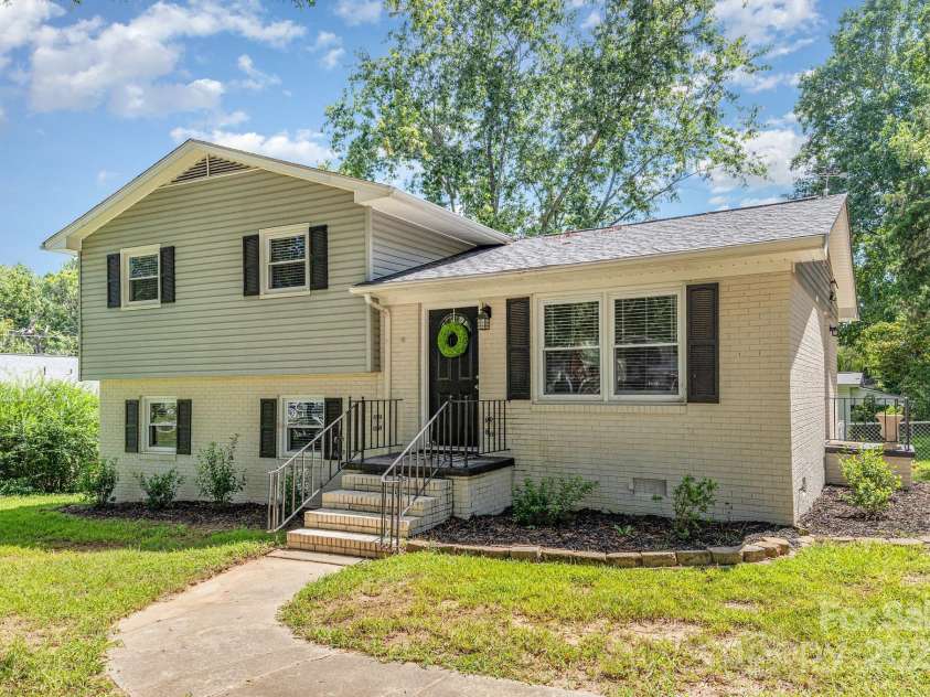 115 Northcrest Drive, Kannapolis, NC 28081.  MLS# CAR4296020, YatesRealty ID 34954. 
