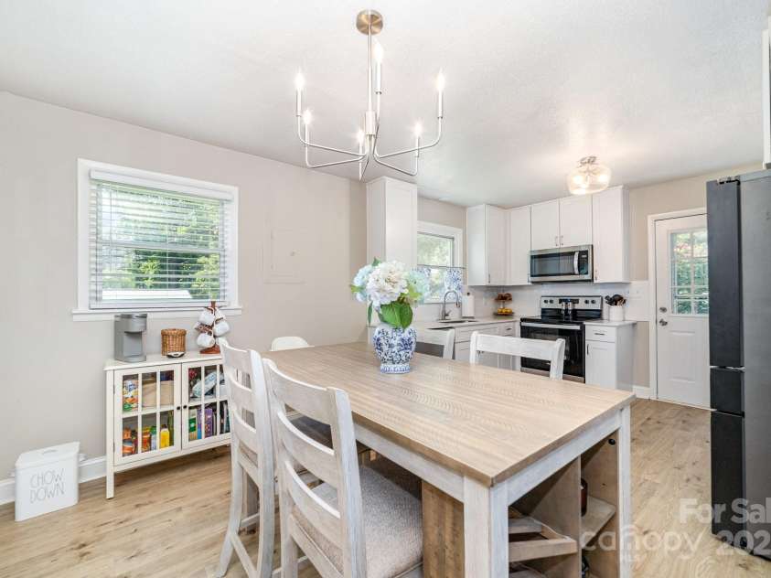 115 Northcrest Drive, Kannapolis, NC 28081.  MLS# CAR4296020, YatesRealty ID 34954. 