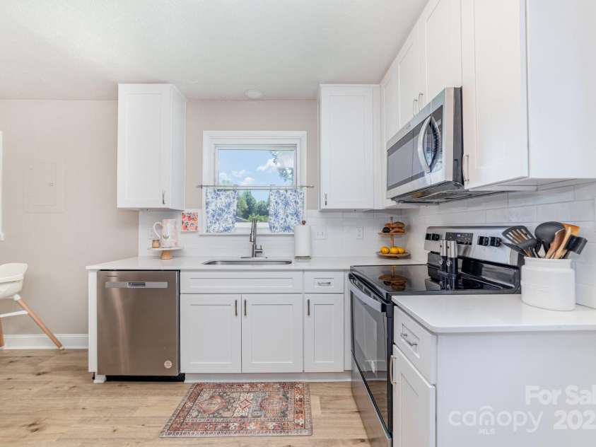 115 Northcrest Drive, Kannapolis, NC 28081.  MLS# CAR4296020, YatesRealty ID 34954. 