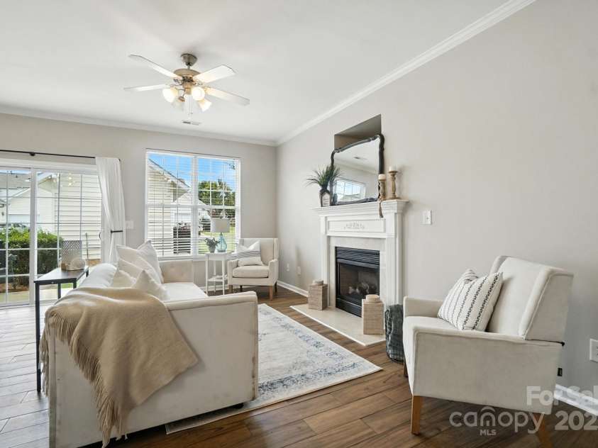 1136 Hammond Drive, Matthews, NC 28104.  MLS# CAR4296408, YatesRealty ID 34955. Living Room