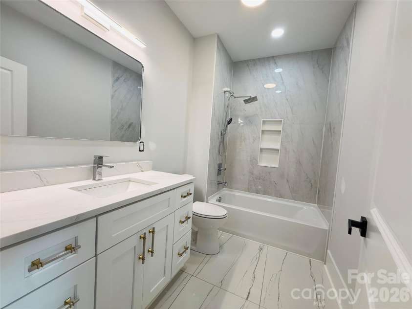 2334 Eagle Glen Court, Gastonia, NC 28056.  MLS# CAR4400481, YatesRealty ID 34955. Bathroom Upstairs