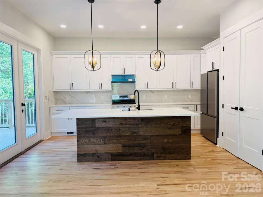 2334 Eagle Glen Court, Gastonia, NC 28056.  MLS# CAR4400481, YatesRealty ID 34955. Kitchen