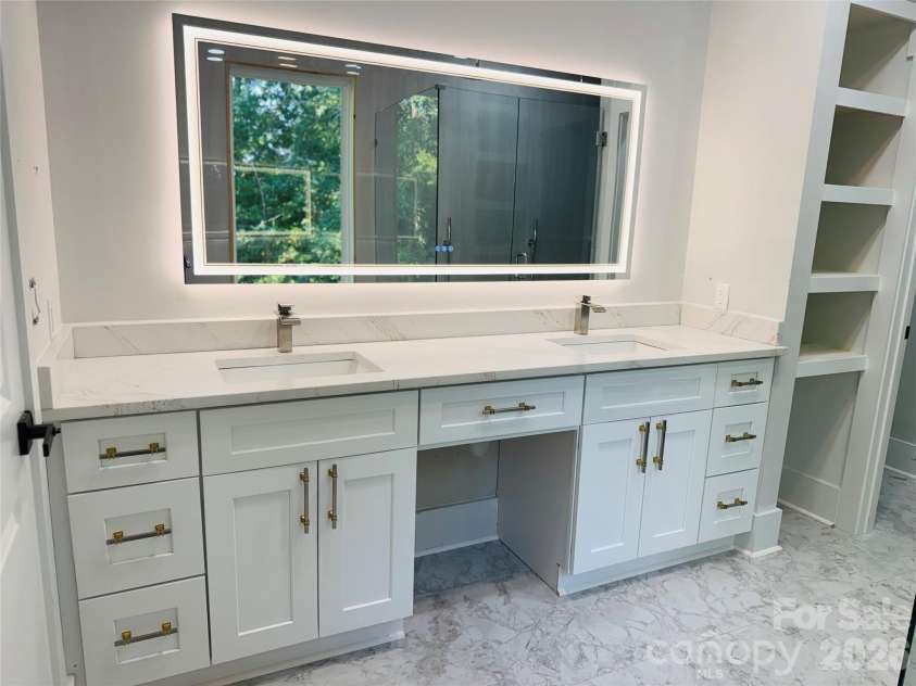 2334 Eagle Glen Court, Gastonia, NC 28056.  MLS# CAR4400481, YatesRealty ID 34955. Master Bathroom