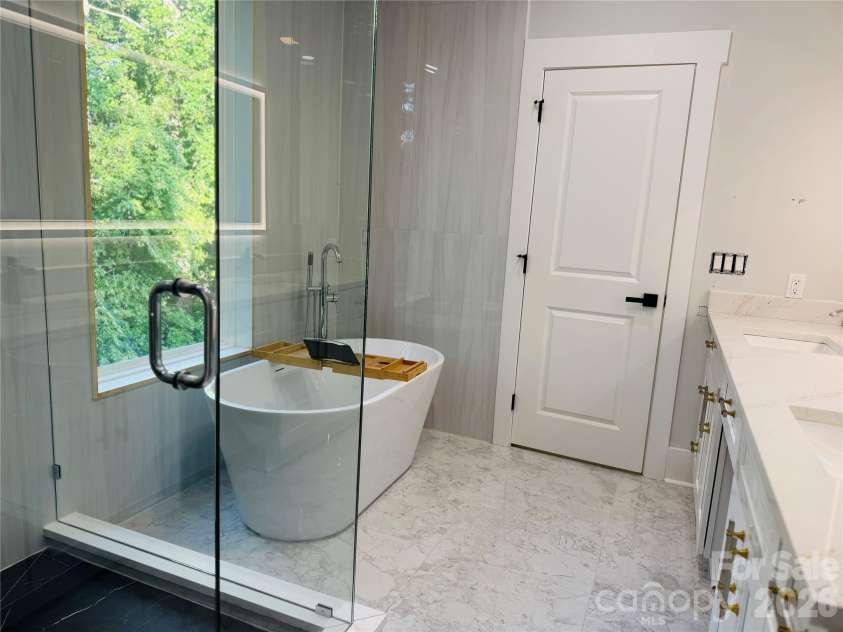 2334 Eagle Glen Court, Gastonia, NC 28056.  MLS# CAR4400481, YatesRealty ID 34955. Master Bathroom