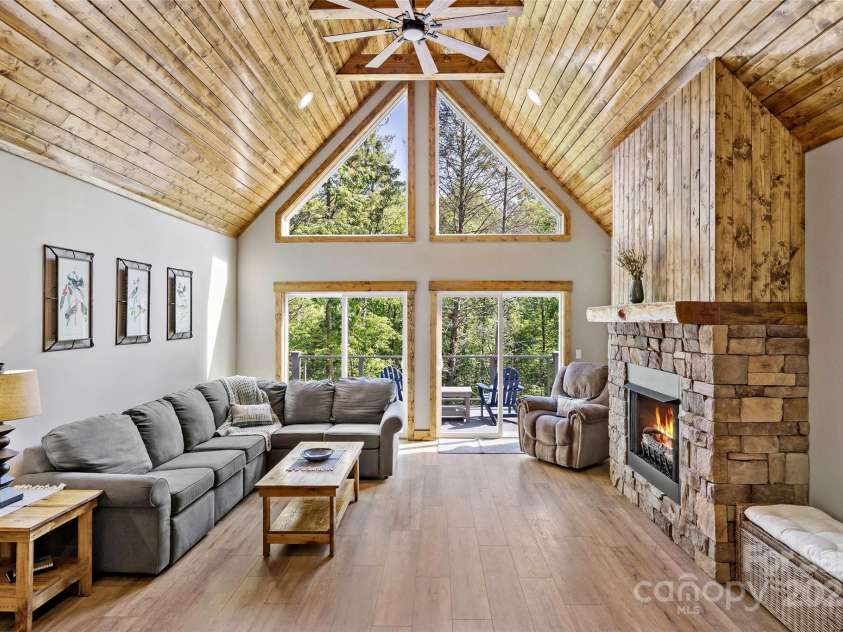 23 Laurel Crest Lane, Mill Spring, NC 28756.  MLS# CAR4294698, YatesRealty ID 34956. Lots of natural light