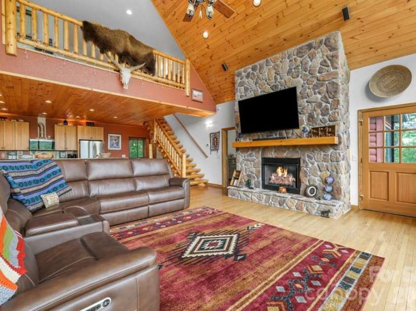 1188 Tobacco Branch Road, Almond, NC 28702.  MLS# CAR4394182, YatesRealty ID 34958. 
