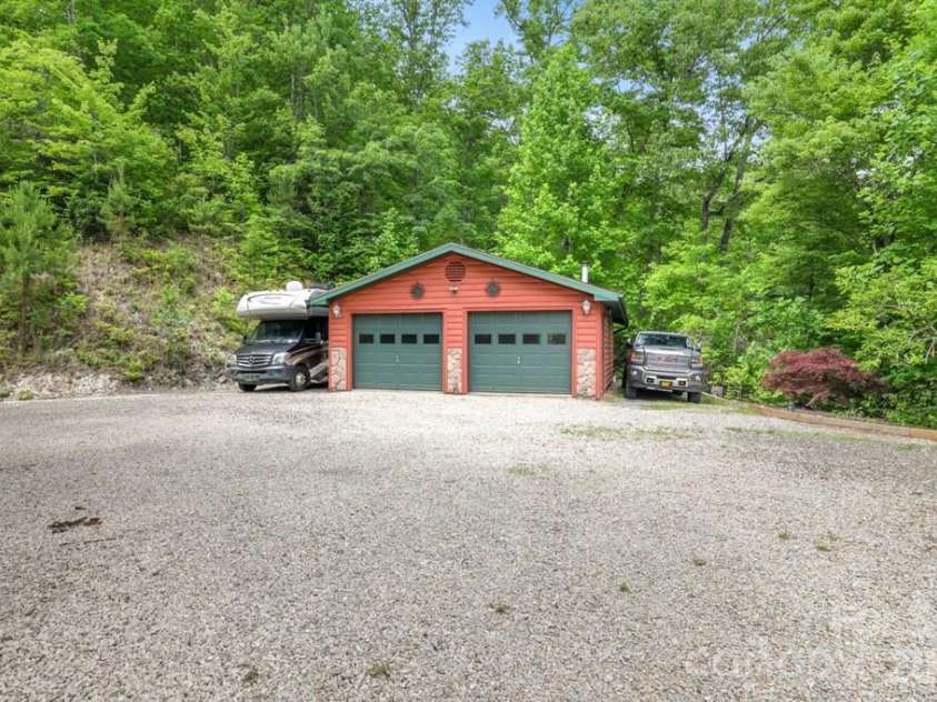 1188 Tobacco Branch Road, Almond, NC 28702.  MLS# CAR4394182, YatesRealty ID 34958. 