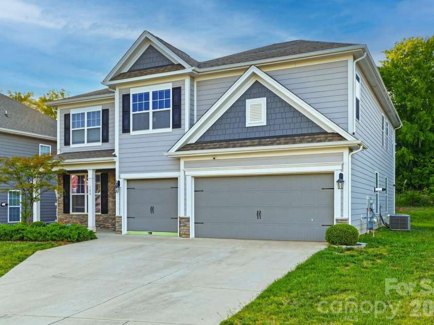 108 Northstone Road, Mooresville, NC 28115.  MLS# CAR4382217, YatesRealty ID 34959. 3-Car Garage with Upgrades Inside
