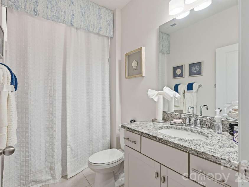 108 Northstone Road, Mooresville, NC 28115.  MLS# CAR4382217, YatesRealty ID 34959. Full Guest Bath on the Main Level