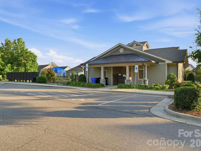 108 Northstone Road, Mooresville, NC 28115.  MLS# CAR4382217, YatesRealty ID 34959. Pool Cabana